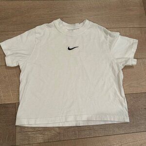 NIKE YOUTH GIRLS WHITE CROPPED T SHIRT LARGE